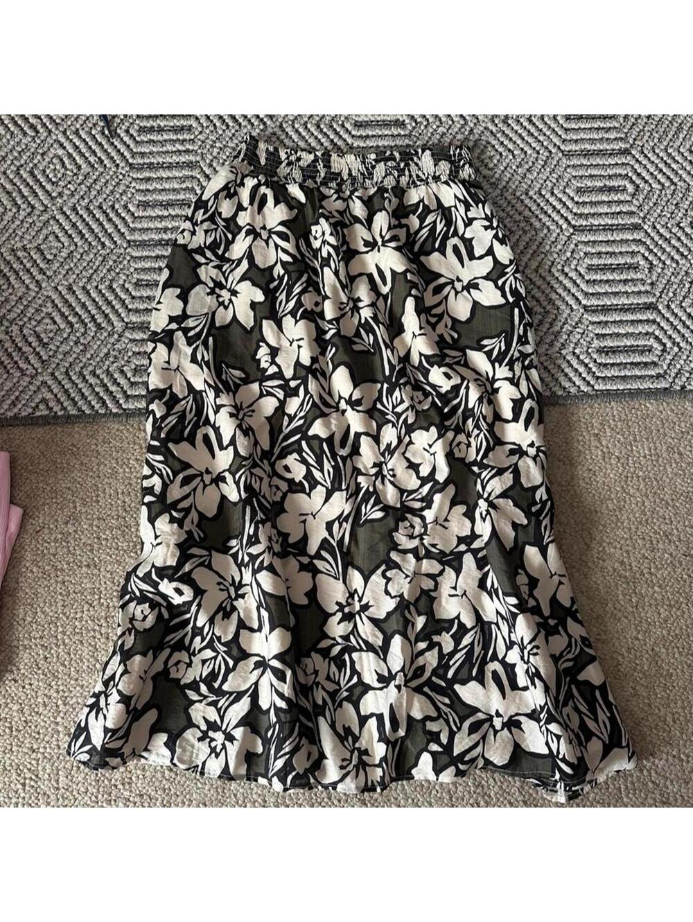 Evereve floral skirt with elastic waistband,